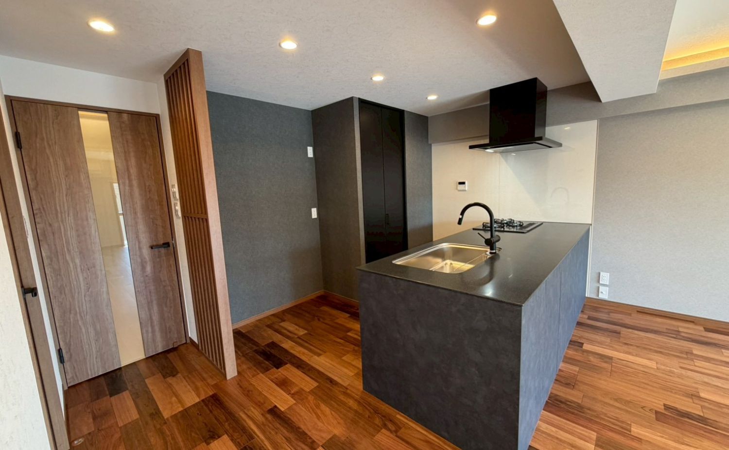 狛江市岩戸北3丁目のマンション